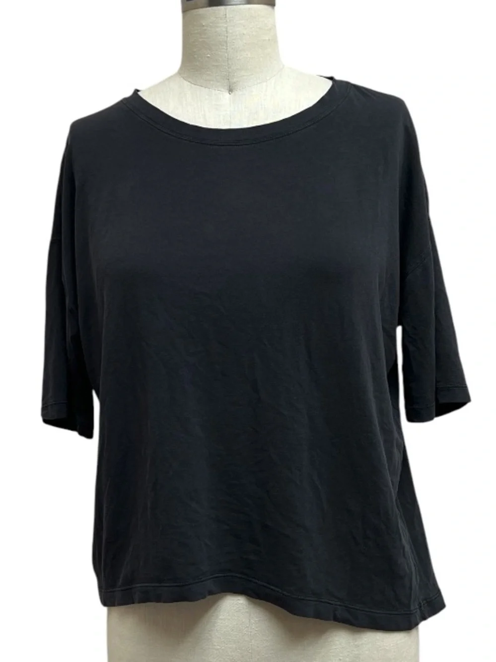 lululemon athletica approximate measurements